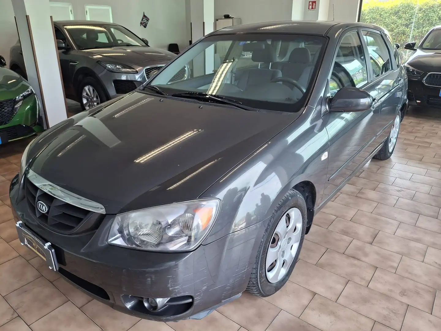 Kia Cerato 1.5 crdi 16v*NEOPATENTATI Grau - 1
