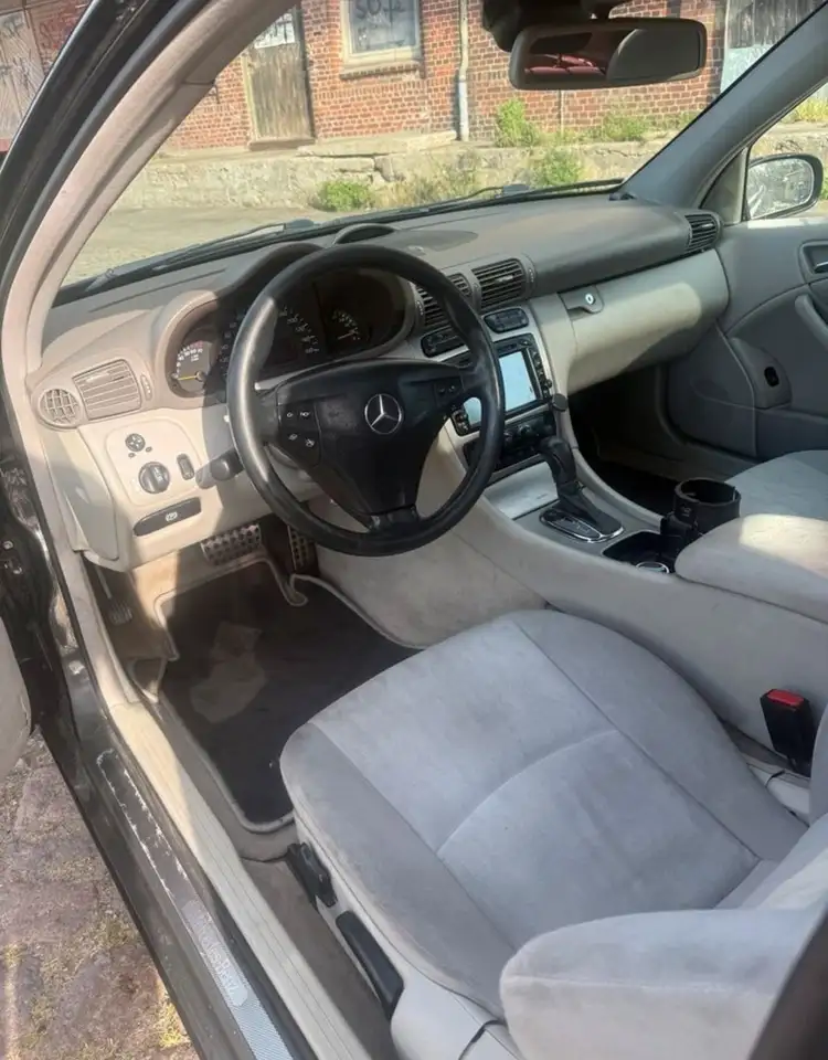 Mercedes-Benz C 200 Kompressor Sportcoupe, foto 4