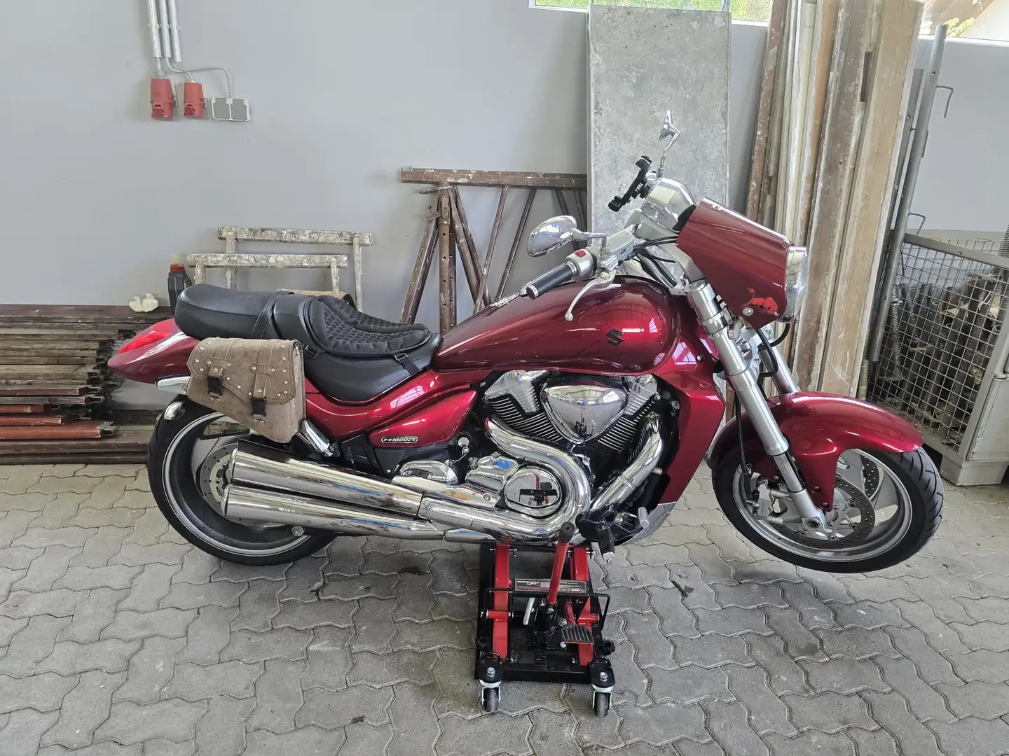 Suzuki Intruder M 1800 Rot - 1
