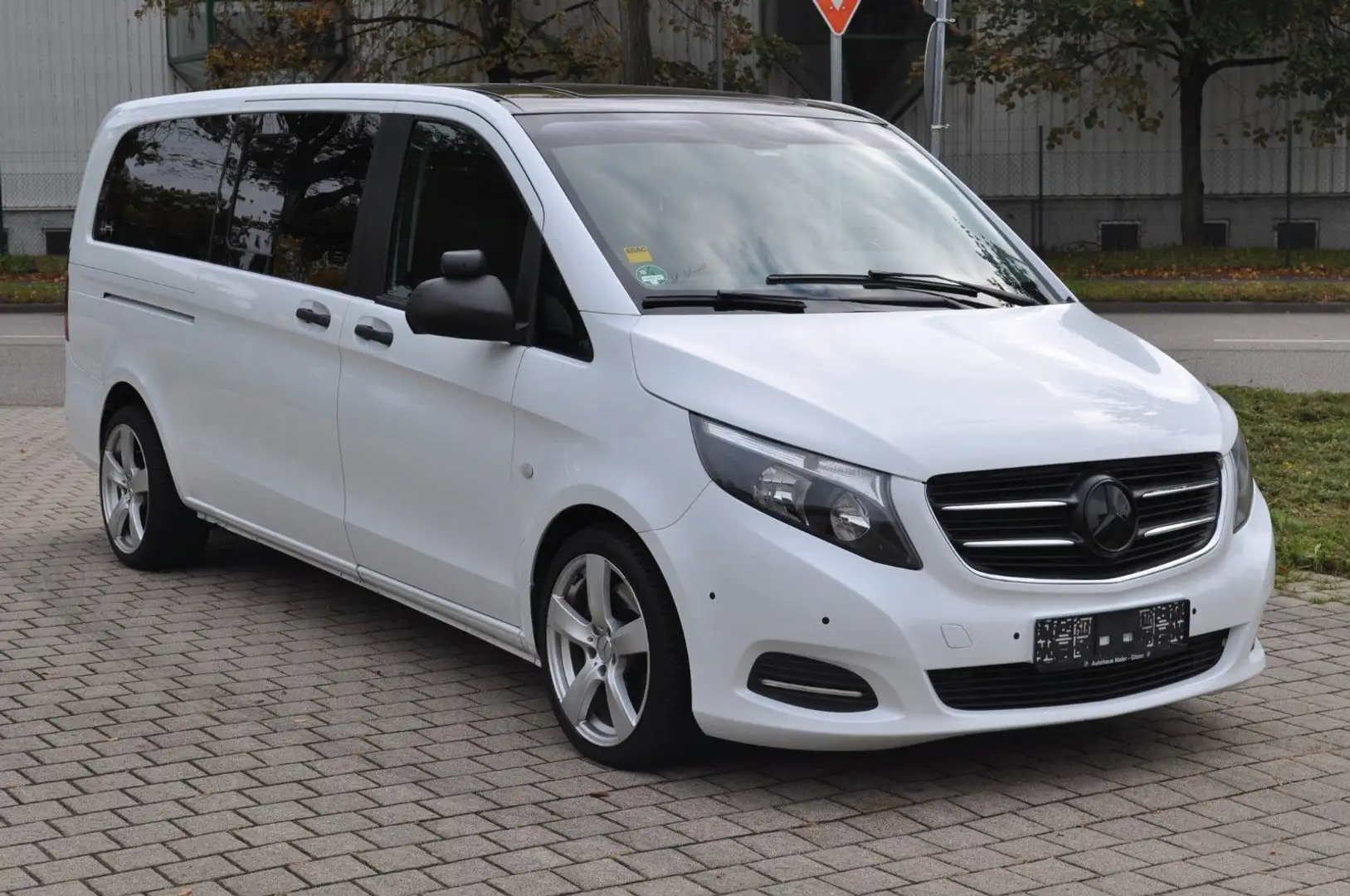 Mercedes-Benz Vito Tourer 116 CDI *V-KLASSE Paket* EXTRALANG Weiß - 1