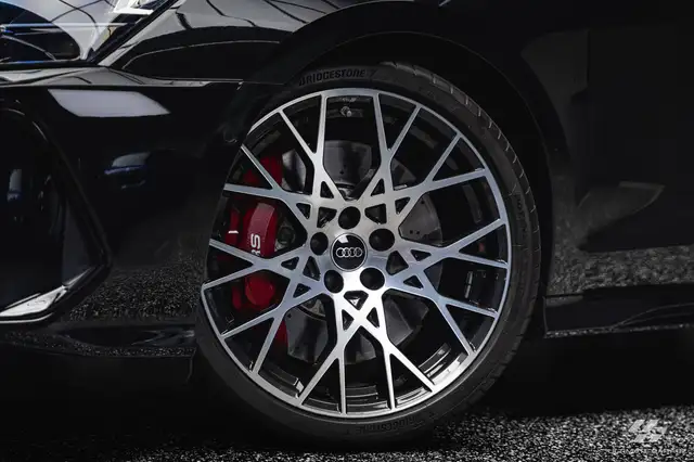 Audi RS3 view 11