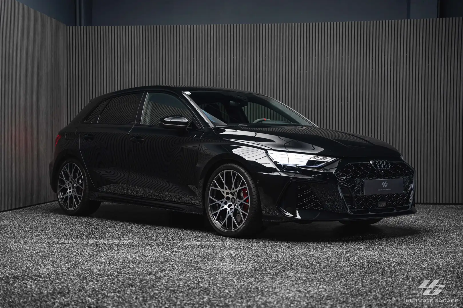 Audi RS3 RS3 quattro *FACELIFT*SCHALENSITZE*EVENTURI*GRAIL*TAUSCH*FINANZIERUNG* Schwarz - 2