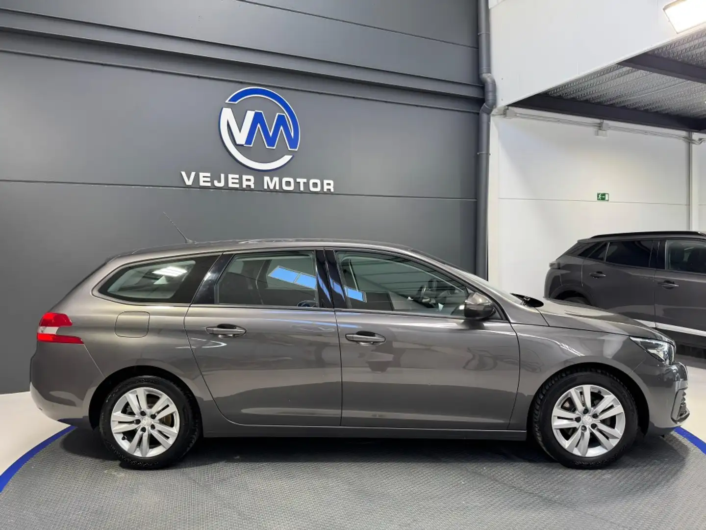 Peugeot 308 1.5BlueHDi S&S Active 100 Gris - 2