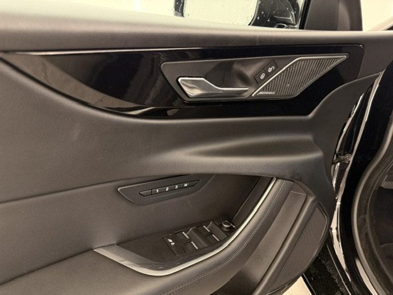 Jaguar XE SPORT MET BLACK PACK BENZINE AUTO 39000KM!!!! — photo 13