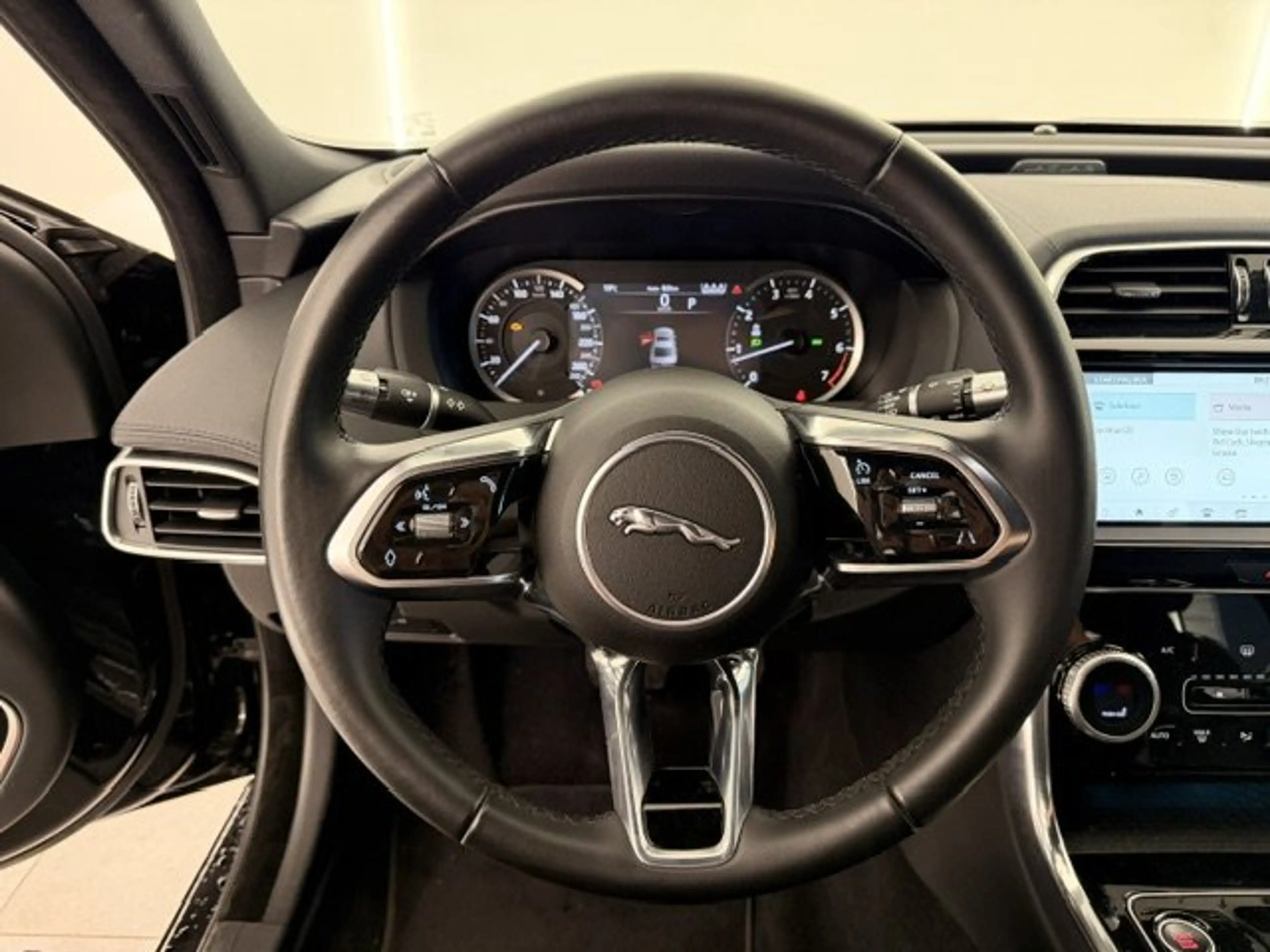 Jaguar XE SPORT MET BLACK PACK BENZINE AUTO 39000KM!!!! — photo 8