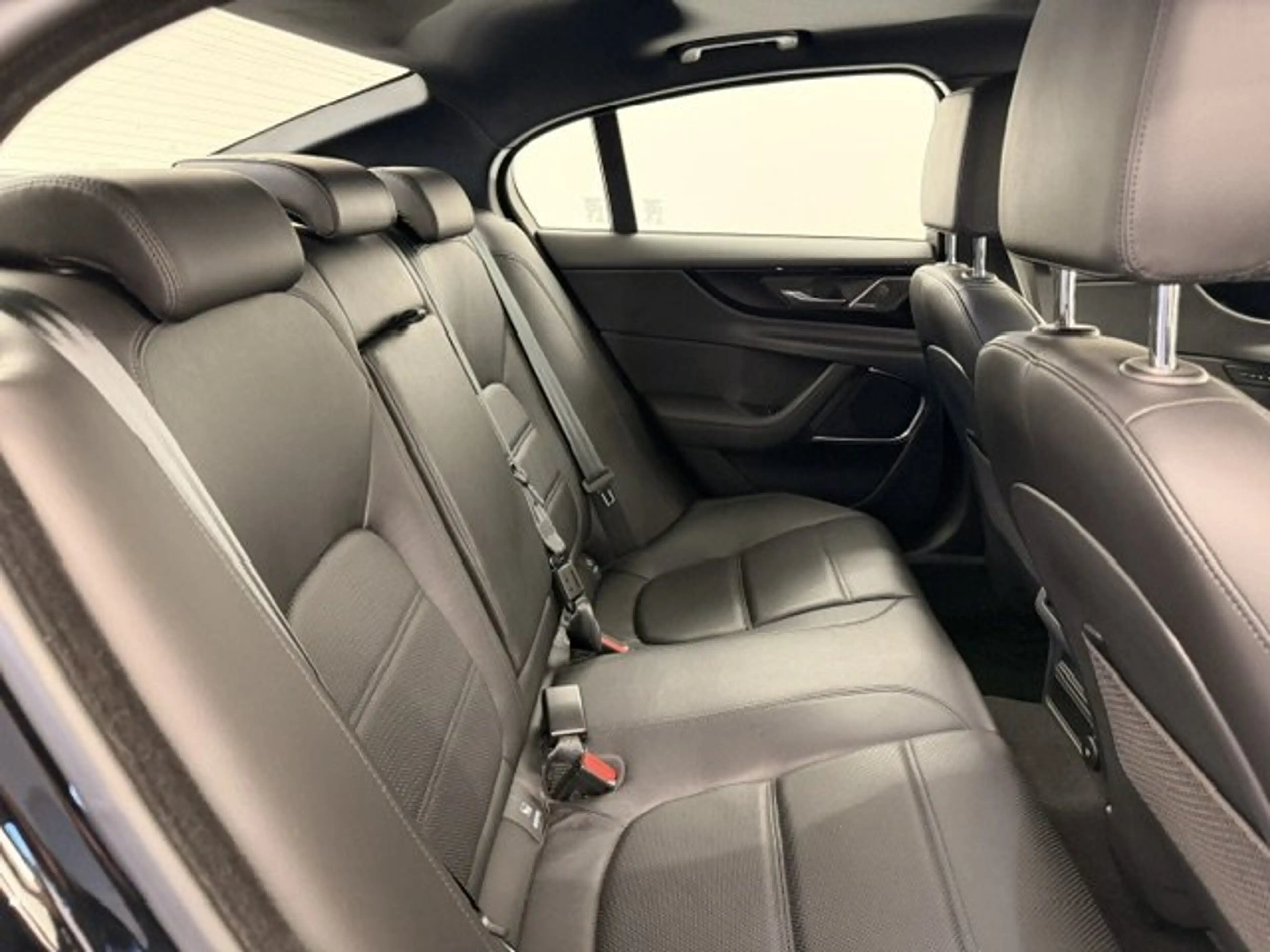 Jaguar XE SPORT MET BLACK PACK BENZINE AUTO 39000KM!!!! — photo 11