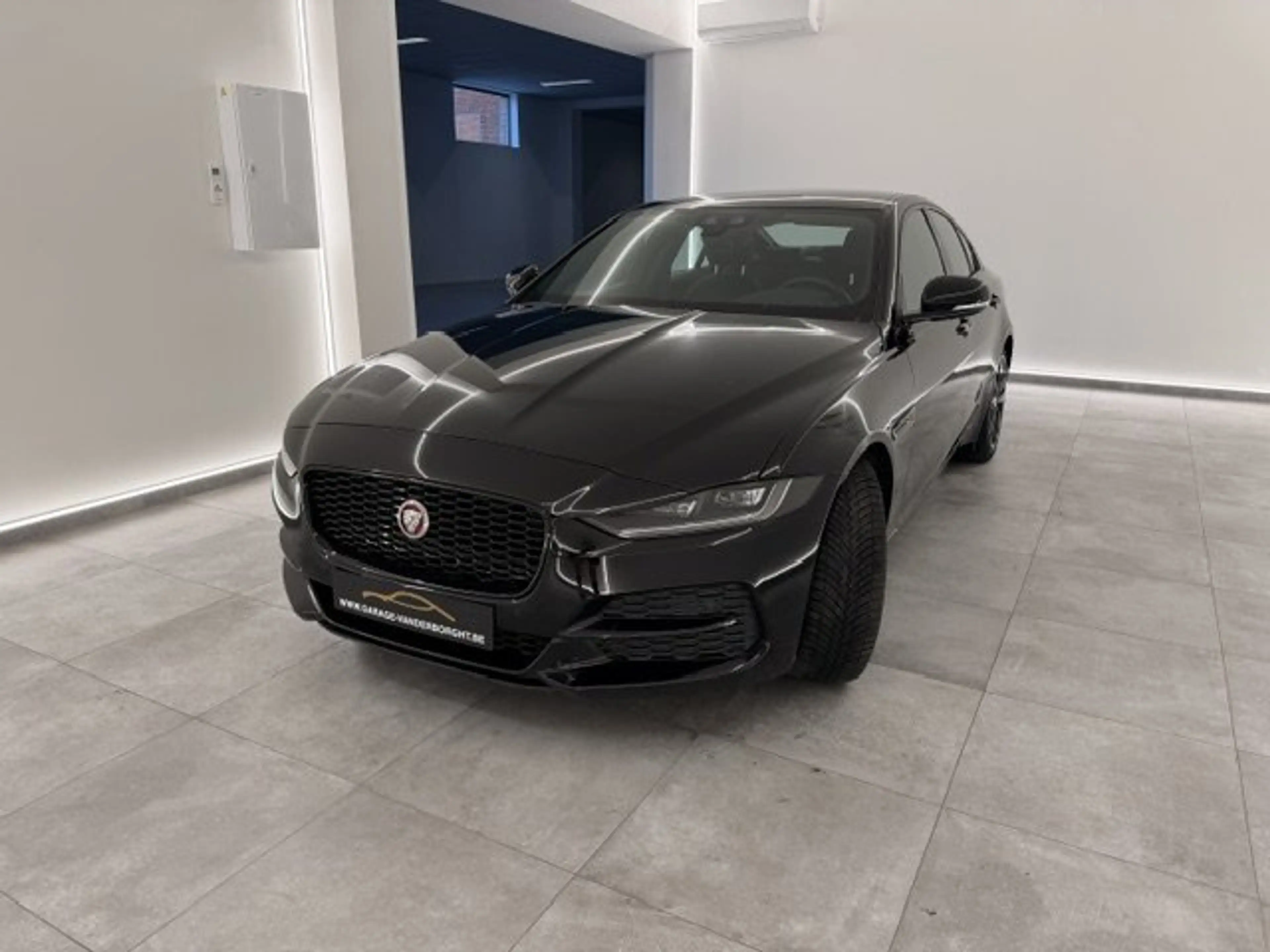 Jaguar XE SPORT MET BLACK PACK BENZINE AUTO 39000KM!!!! — photo 4