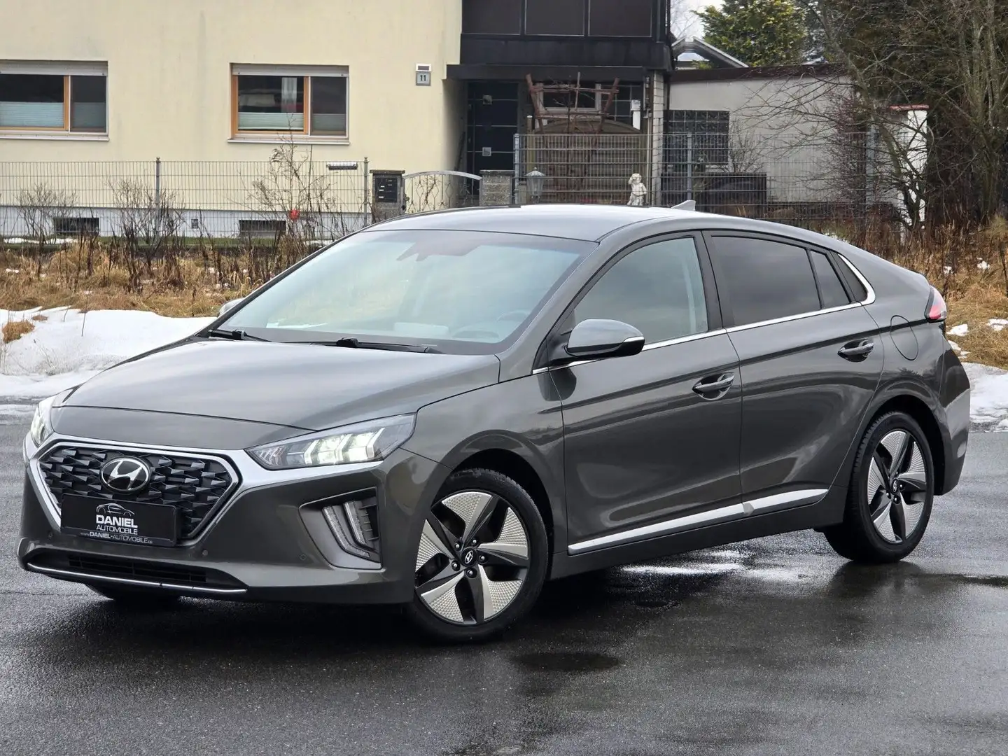 Hyundai IONIQ 1.6 Prime Hybrid LED+NAVI+LEDER+KAM+ACC Grau - 2