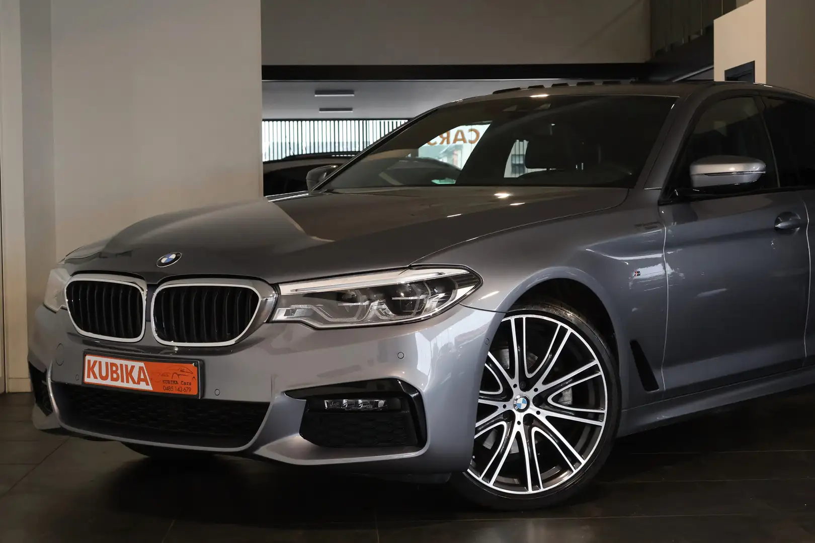 BMW 520 M-Pack BTW Aut Pano Navi Cam Head-Up KeyLess 12M Gris - 2
