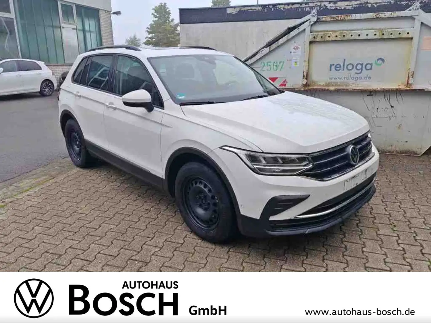 Volkswagen Tiguan 2.0 TDI Life DSG AKH RFK ACC PanoDach SHZ Weiß - 1