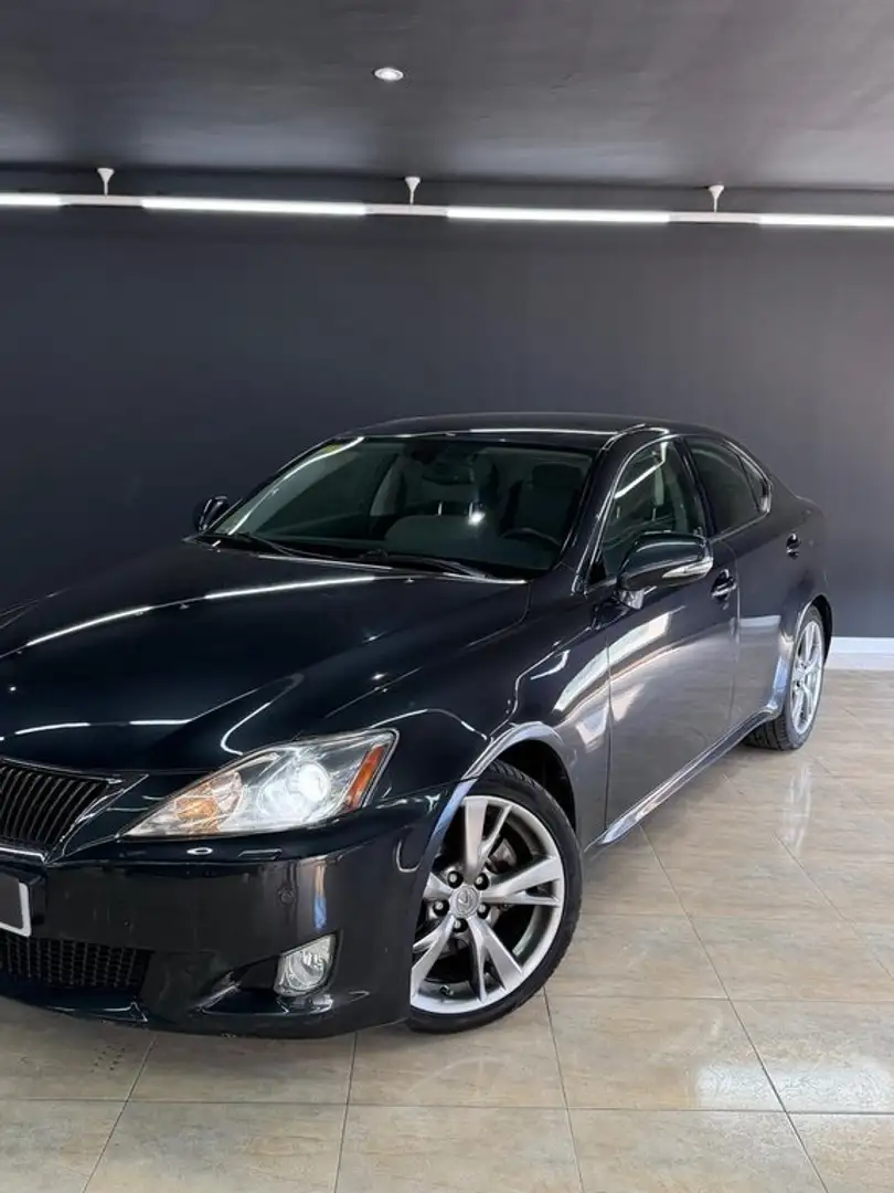 Lexus IS 220d 2.2 177 Luxury 4p Cambio 2.2 Multimedia MY10 Grau - 2