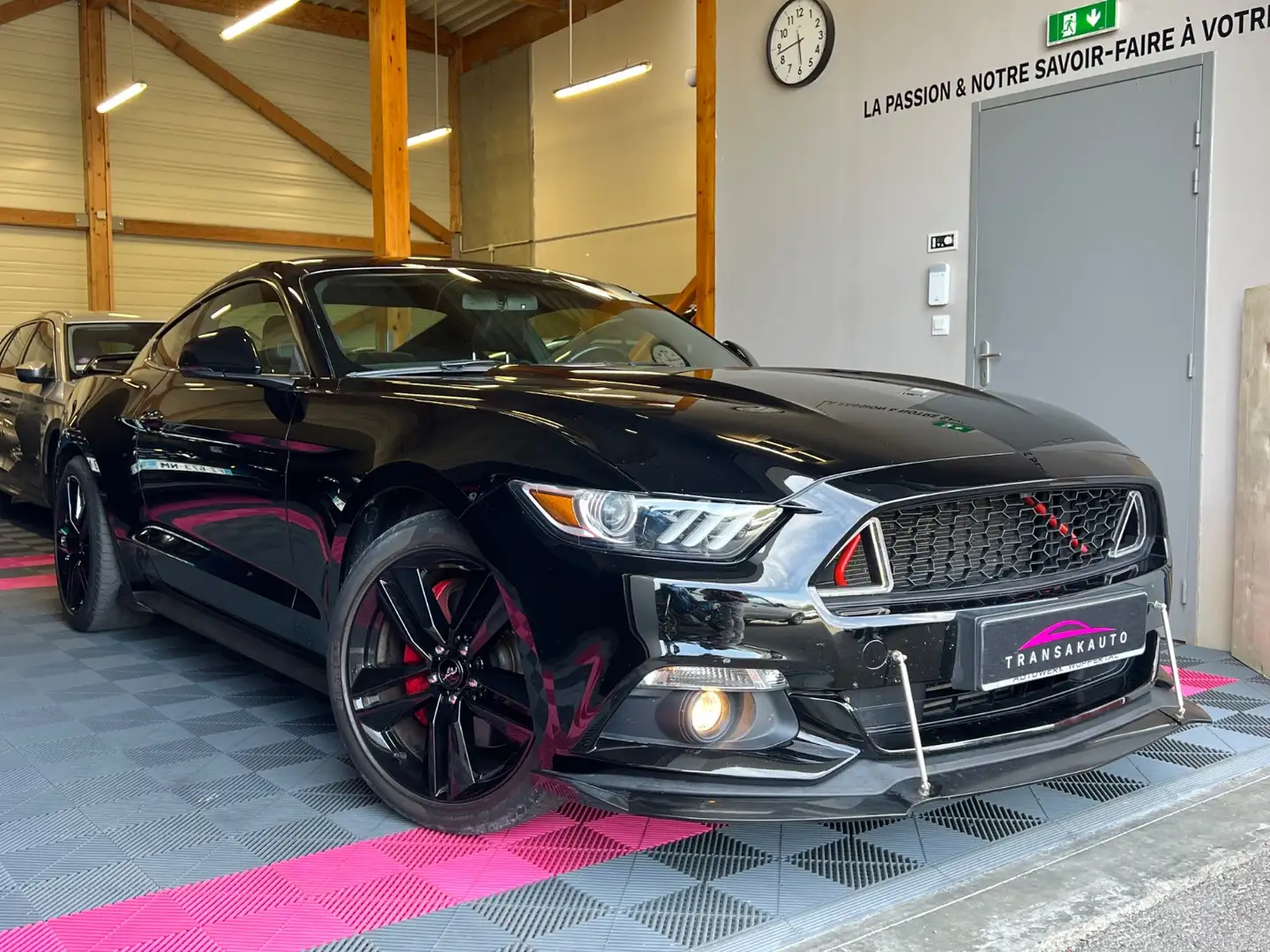 Ford Mustang Schwarz - 2
