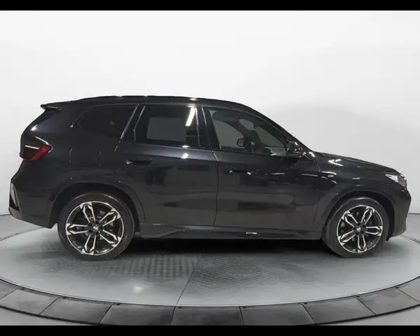 BMW X1 view 5