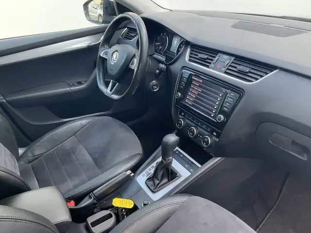 Skoda Octavia view 3