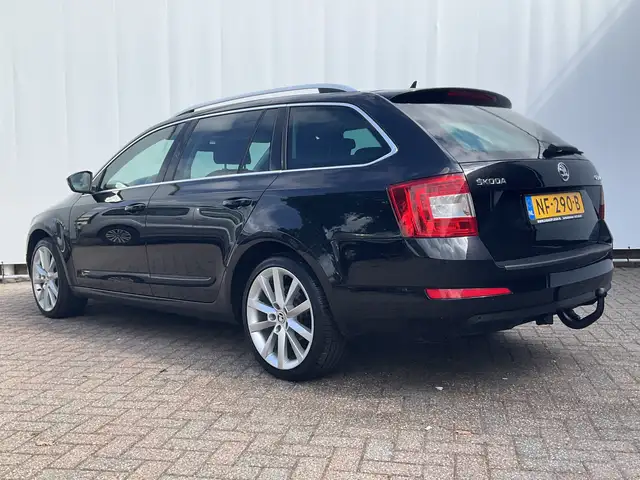 Skoda Octavia view 2