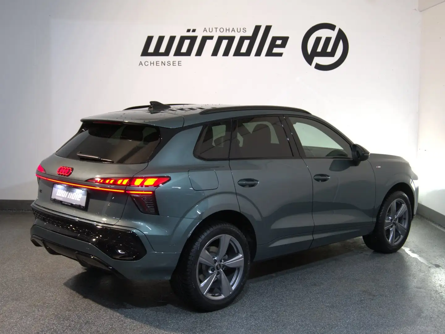 Audi Q3 TFSI 110 kW Grün - 2