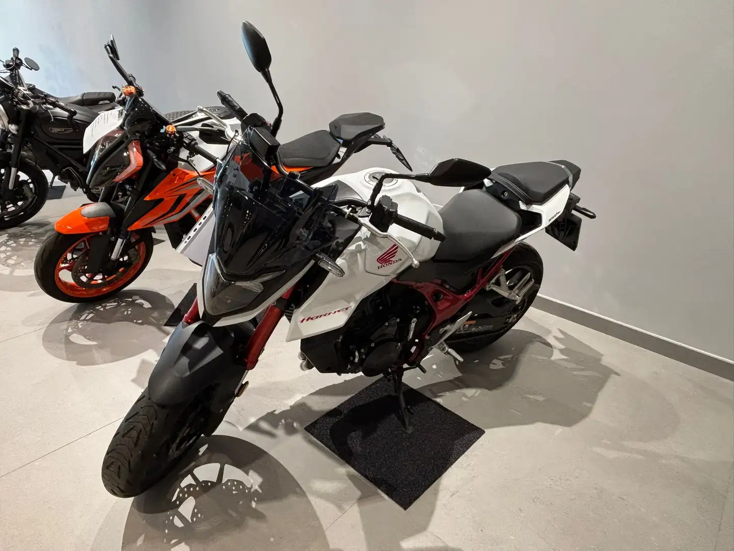 Honda Hornet cb 750 Bianco - 1