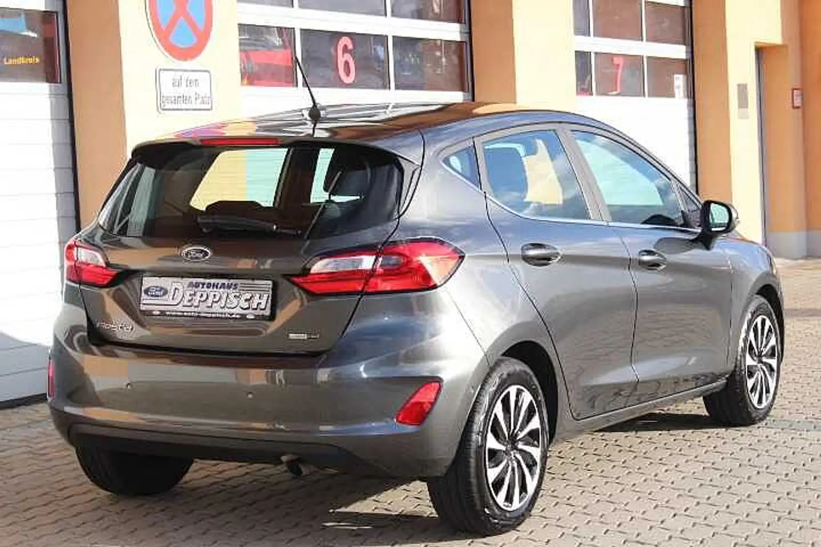 Ford Fiesta TITANIUM AUTOMATIK mildHybrid 125 PS Grau - 2