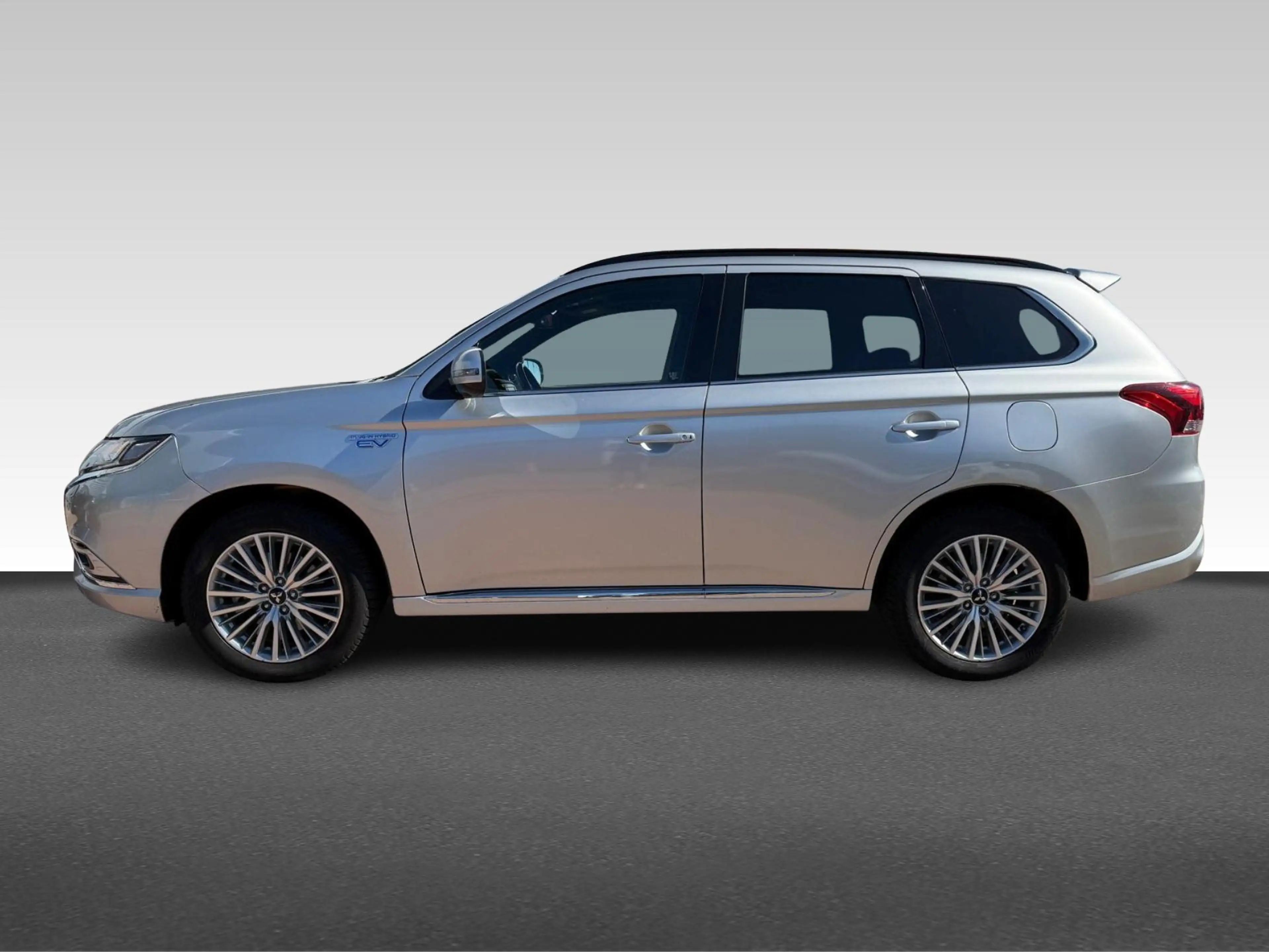 Mitsubishi Outlander 2.4 PHEV S-Edition — photo 2