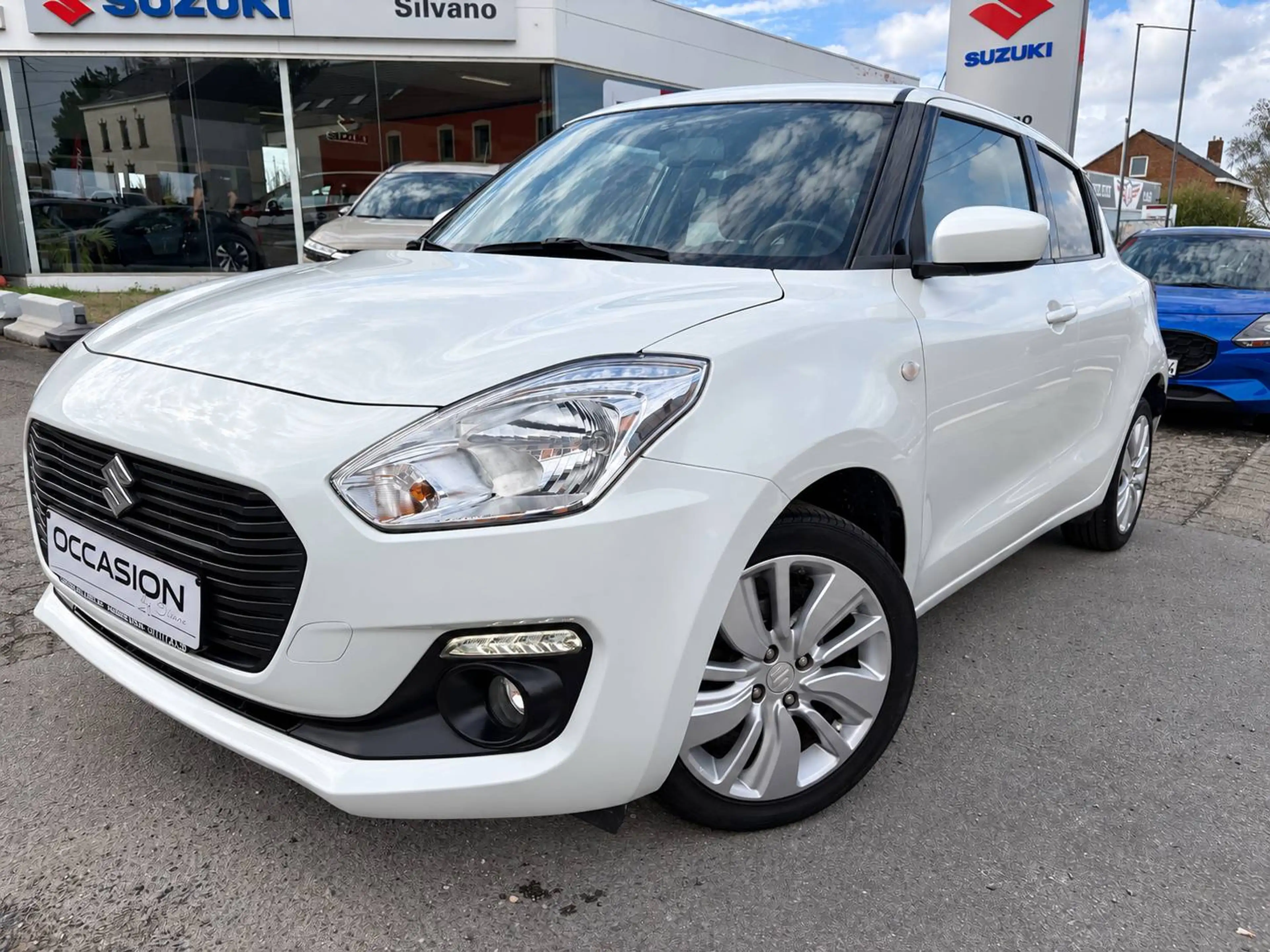 Suzuki Swift Swift 1.2i GL+ GPS / CARPLAY / CAMERA / GARANTIE 12 MOIS — photo 2
