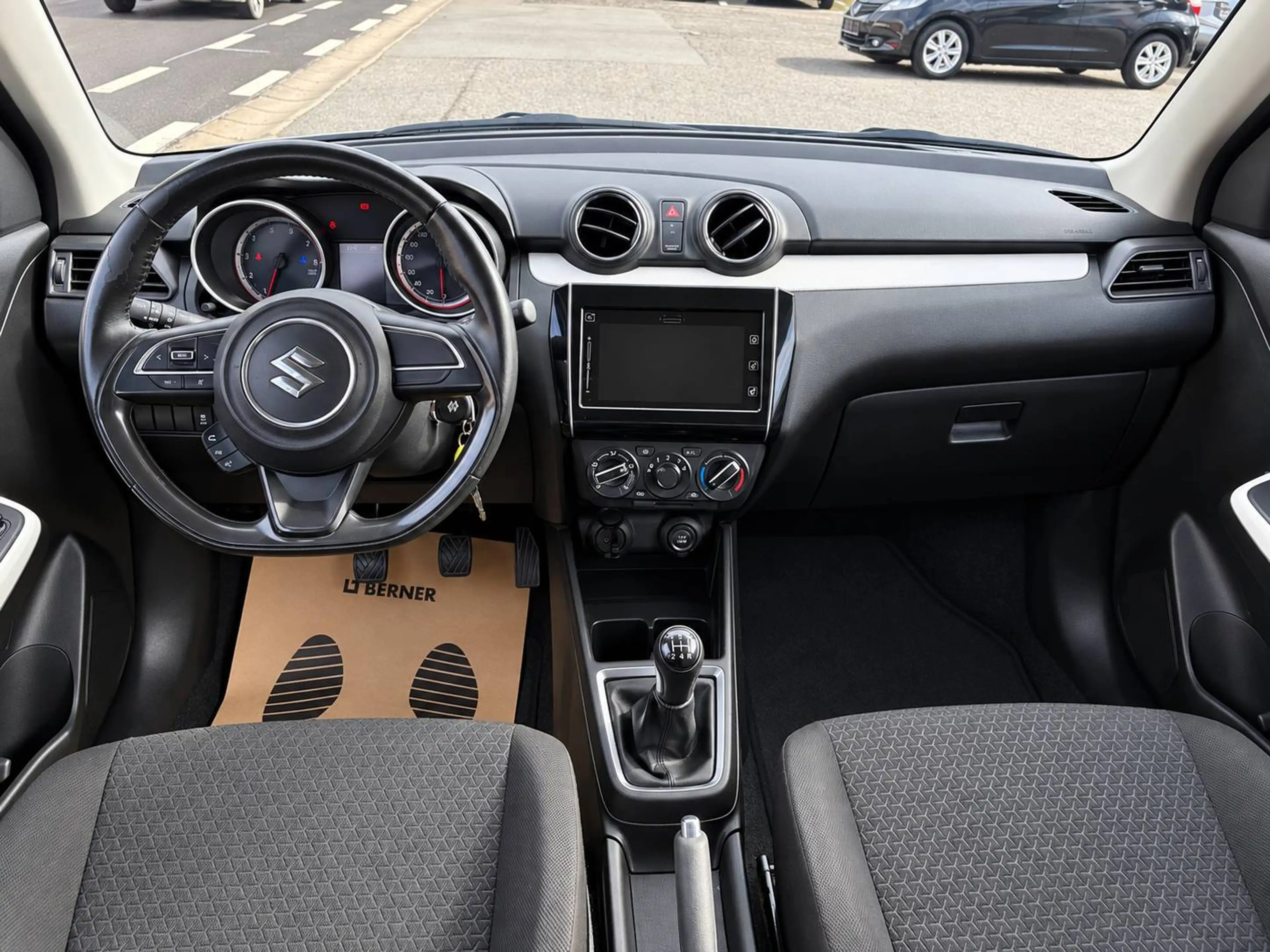 Suzuki Swift Swift 1.2i GL+ GPS / CARPLAY / CAMERA / GARANTIE 12 MOIS — photo 10