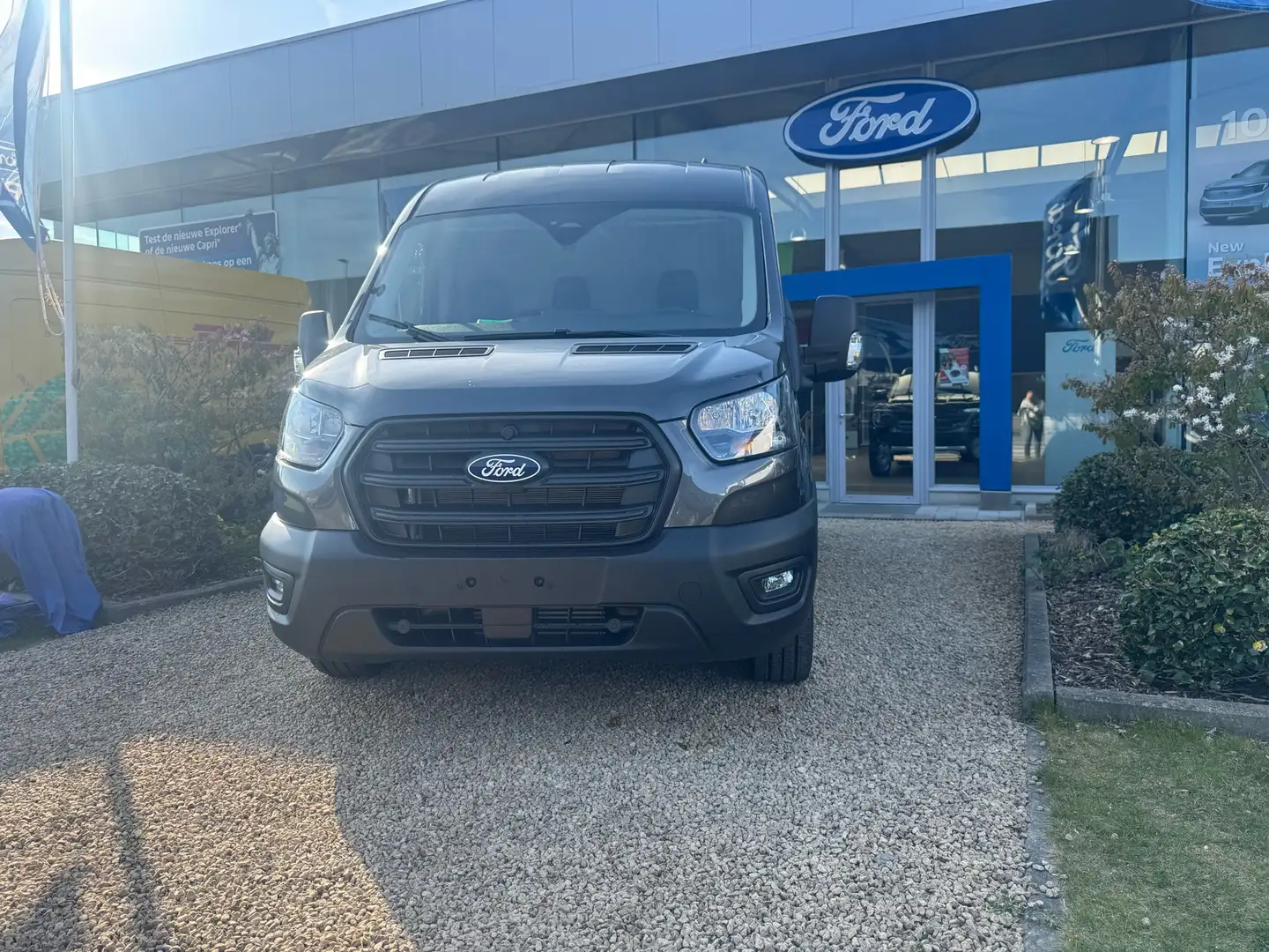 Ford Transit 2.0 TDCi L3H2 Trend Šedá - 2
