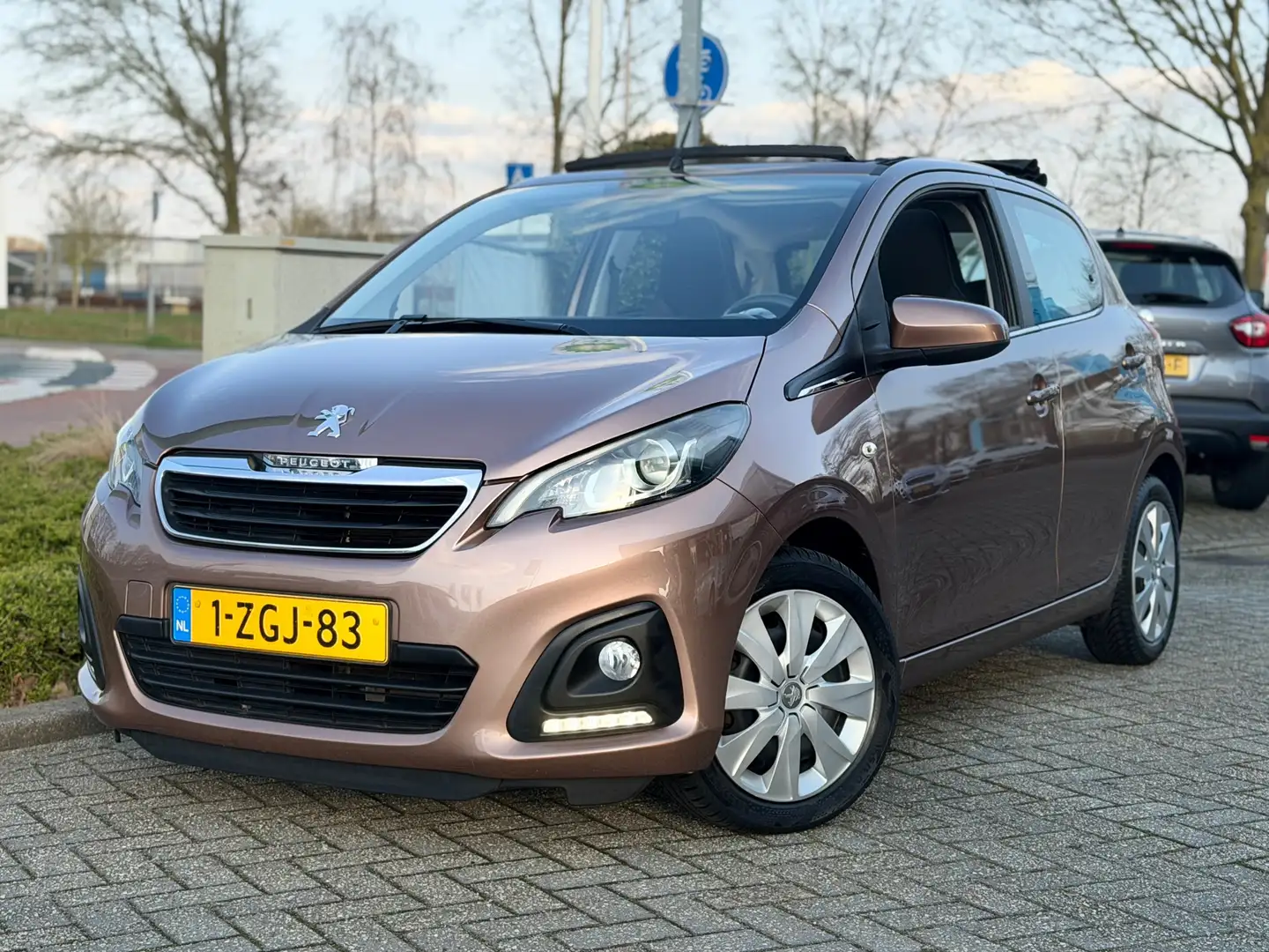 Peugeot 108 1.0 VTi Active Top cabriolet 1e eigenaar Braun - 1