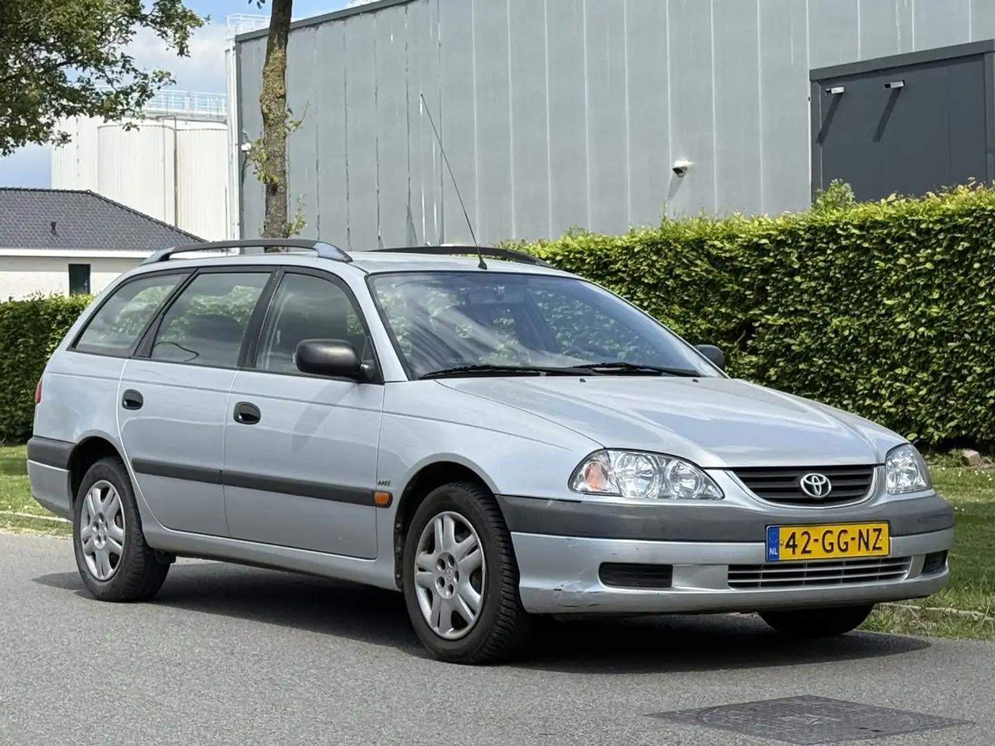 Toyota Avensis 1.8-16V AIRCO Gri - 2
