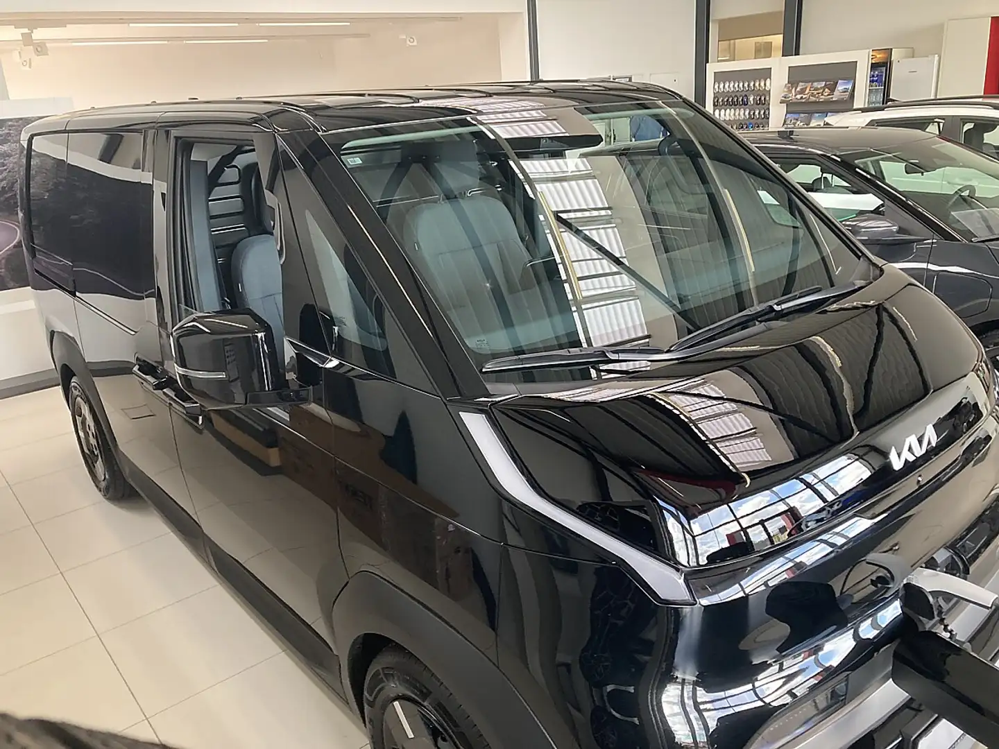 Kia PV5 Cargo 4DR 71,2kWh L2H1 Vision Schwarz - 2