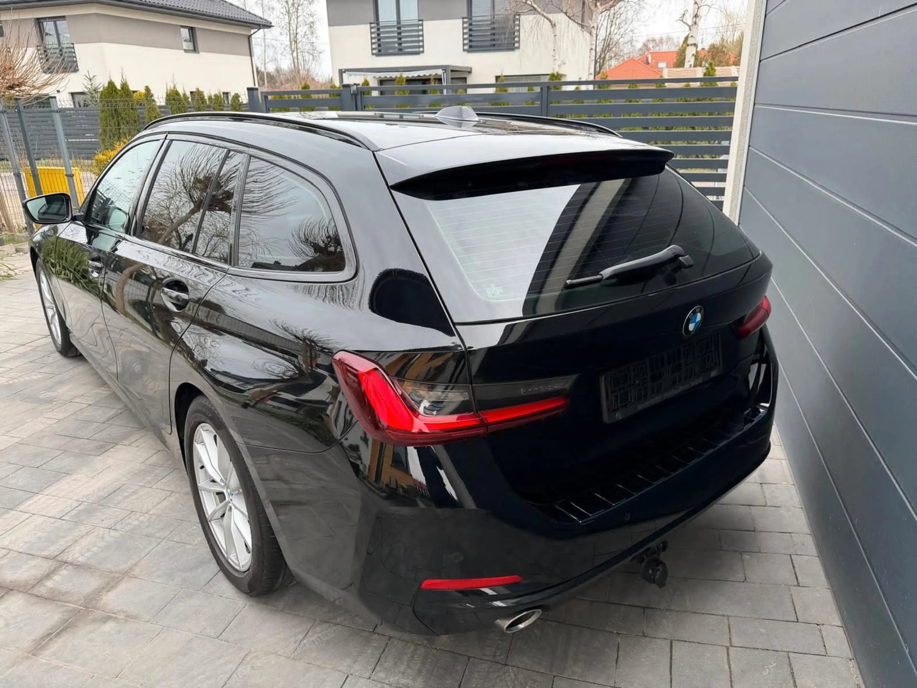 BMW 316 LCI 2.0d Mild-Hybrid Shadowline Ahk Live Coc — photo 7