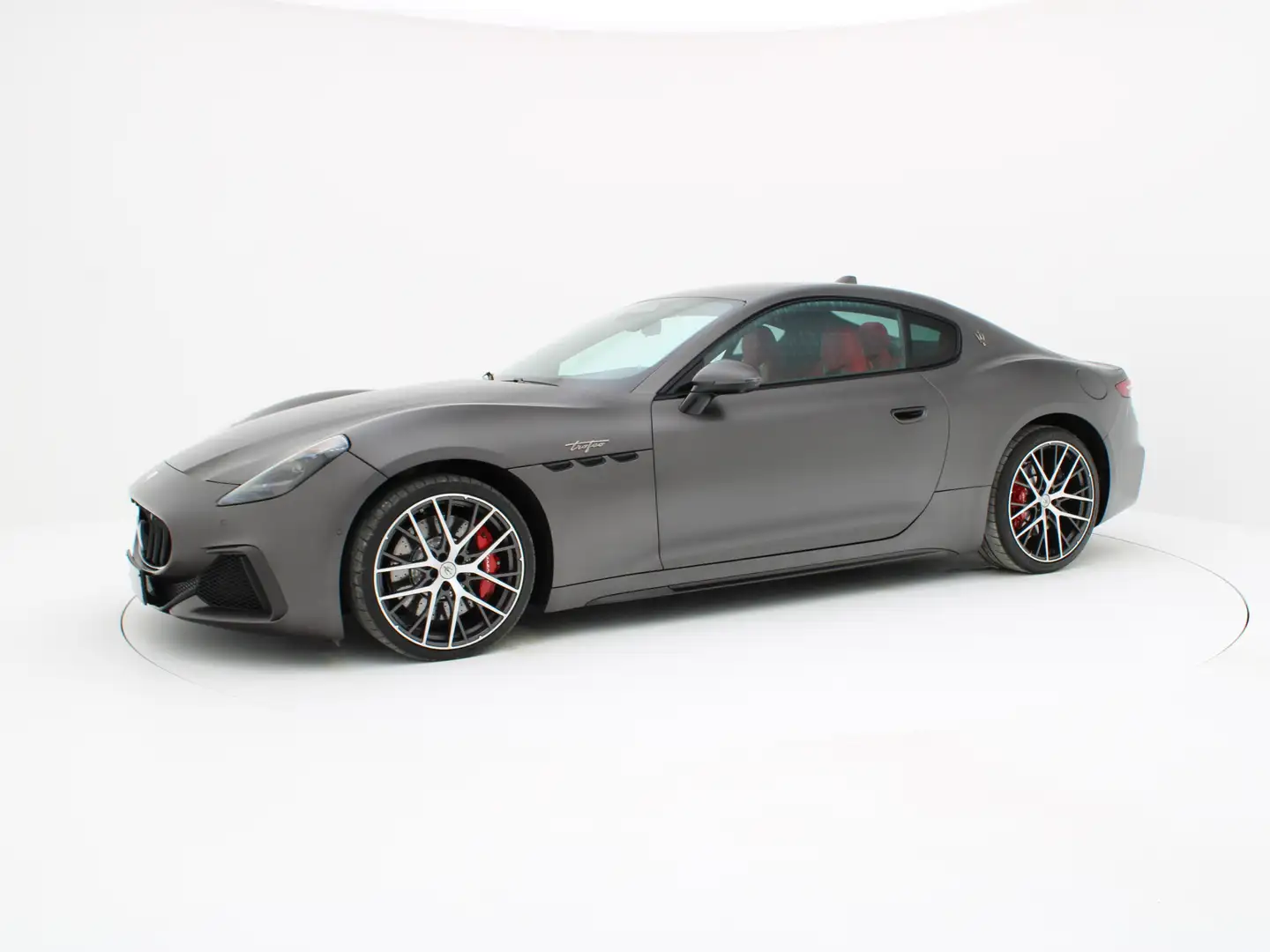 Maserati GranTurismo Trofeo / 3.0 V6 Nettuno 4WD / 550hp / FULL OPTION! siva - 2