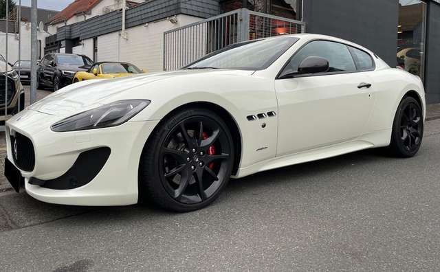 Imagine Maserati GranTurismo Automatik Sport 4,7 V8 BOSE