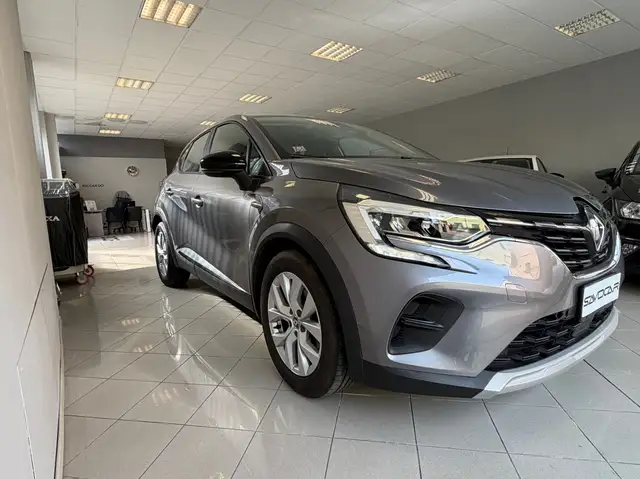 Renault Captur view 2