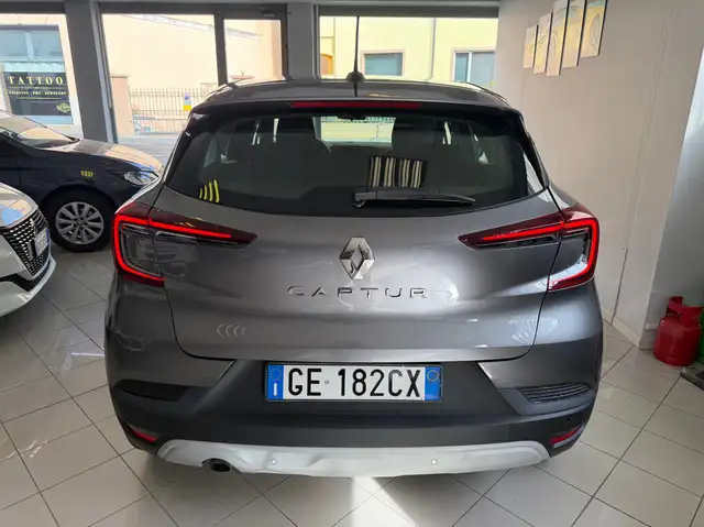 Renault Captur view 4