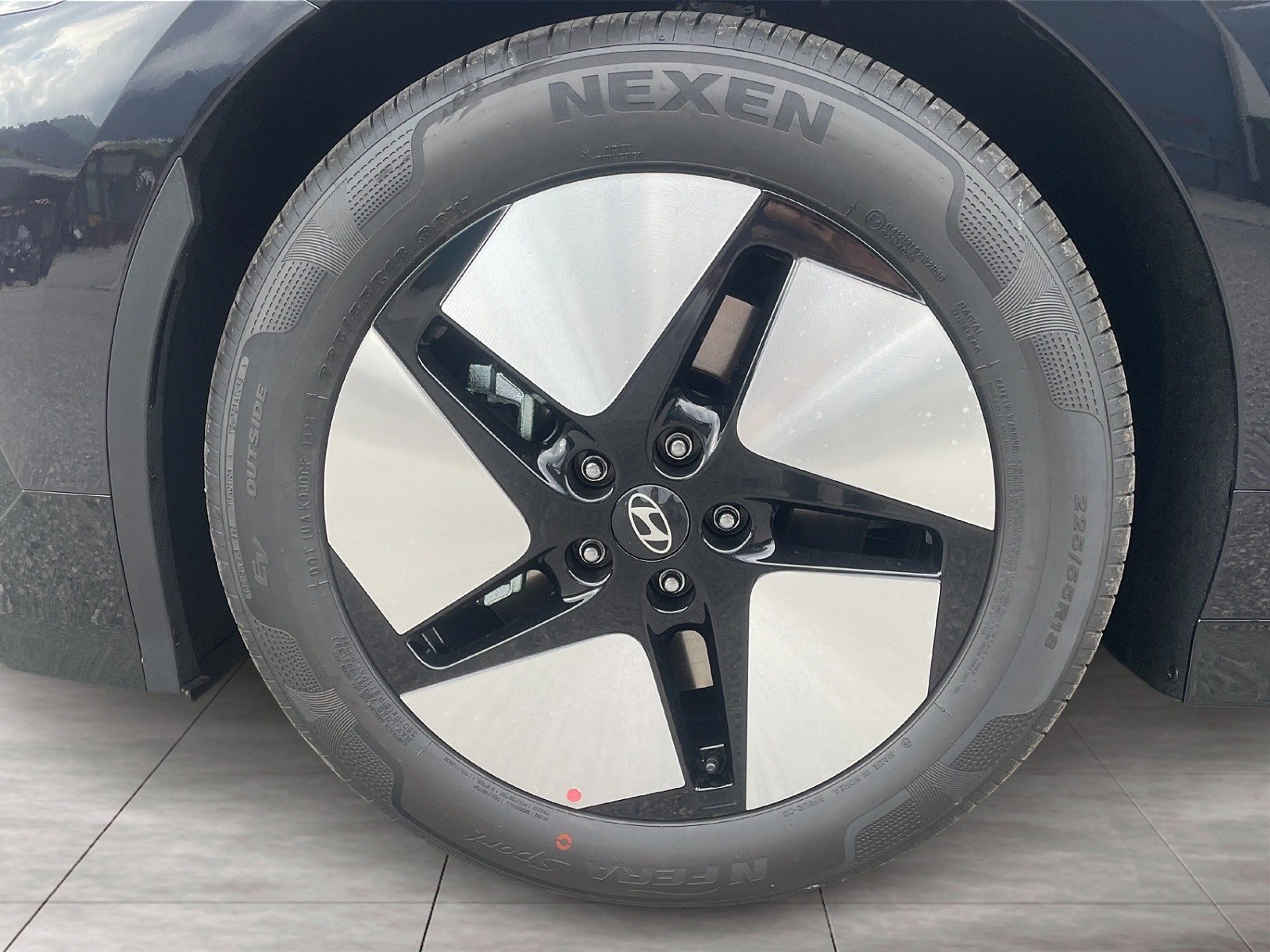 Hyundai IONIQ 6 (01.01.2021-) IONIQ 6 Comfort Line 84 kWh 4WD i66c — photo 6
