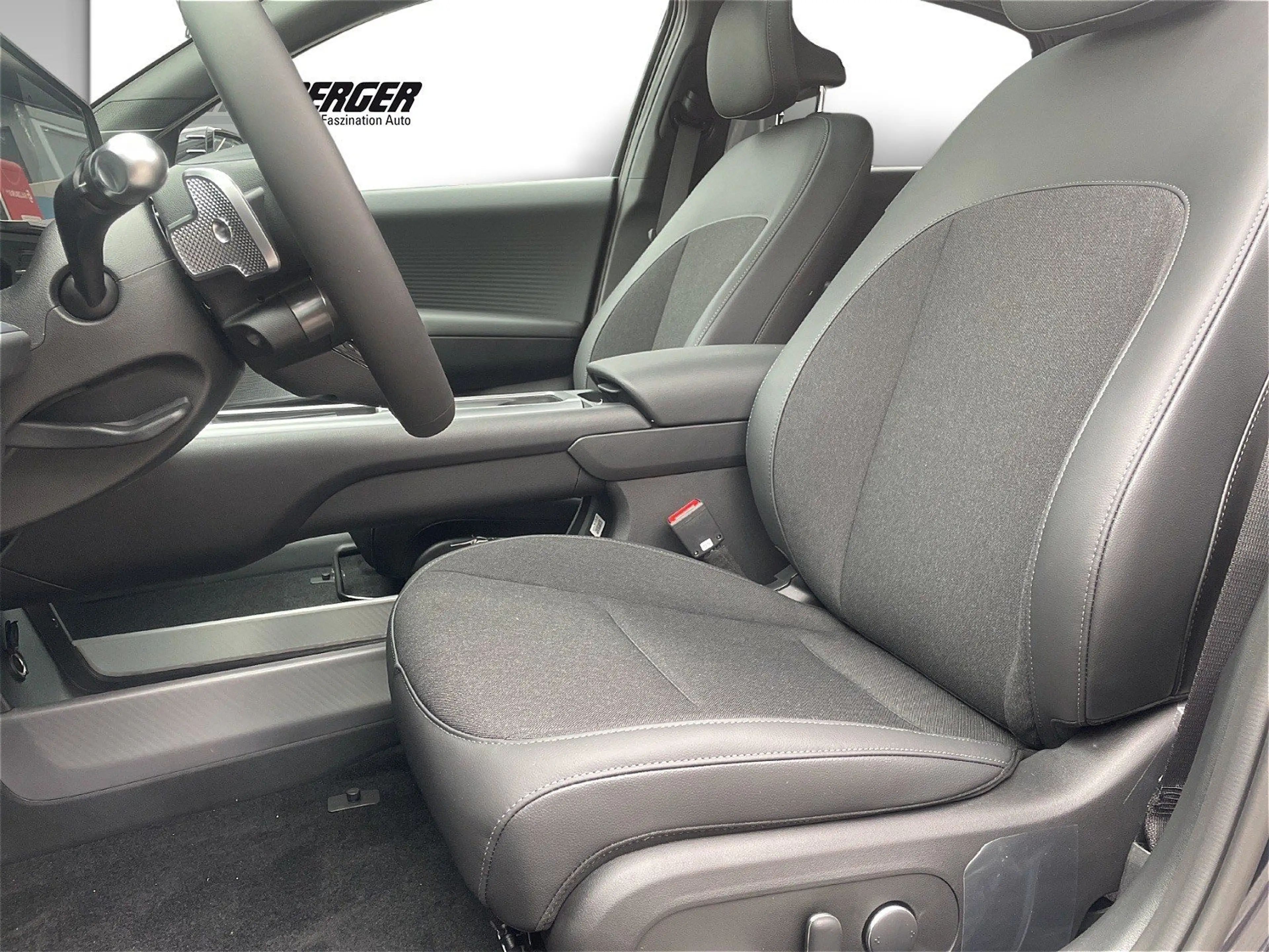 Hyundai IONIQ 6 (01.01.2021-) IONIQ 6 Comfort Line 84 kWh 4WD i66c — photo 10