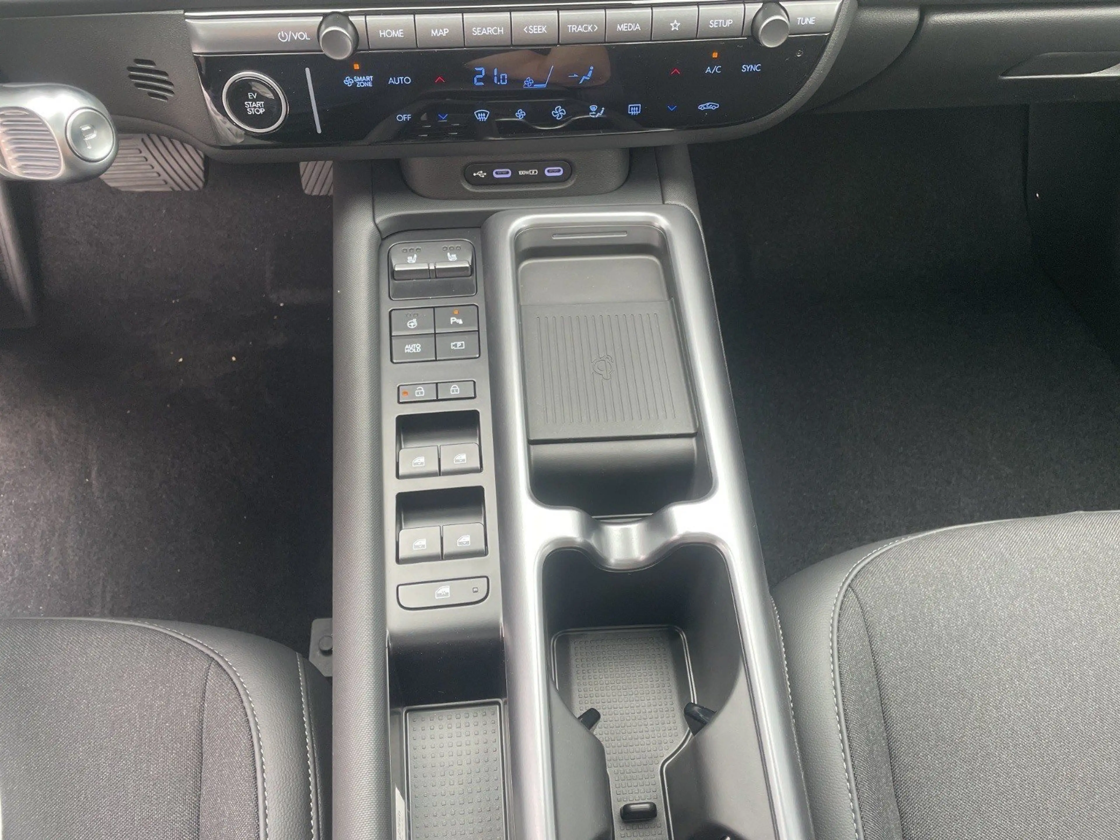 Hyundai IONIQ 6 (01.01.2021-) IONIQ 6 Comfort Line 84 kWh 4WD i66c — photo 13