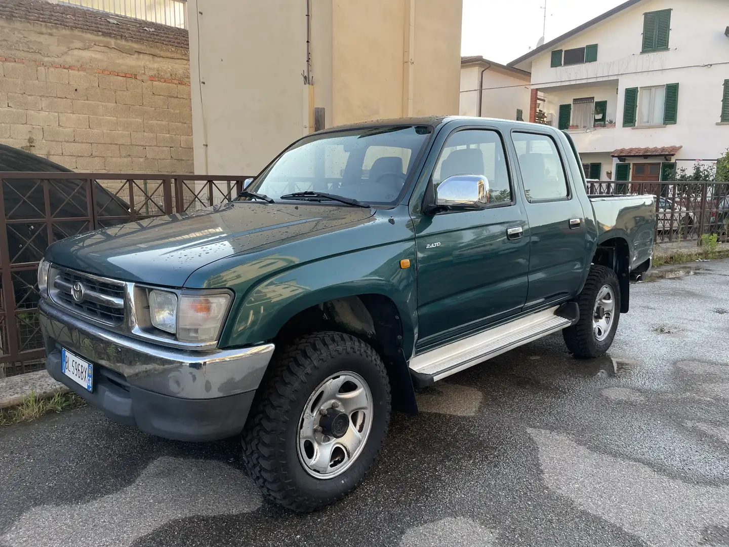Toyota Hilux 2.5 double cab SR5 PerfettaPermute - 1