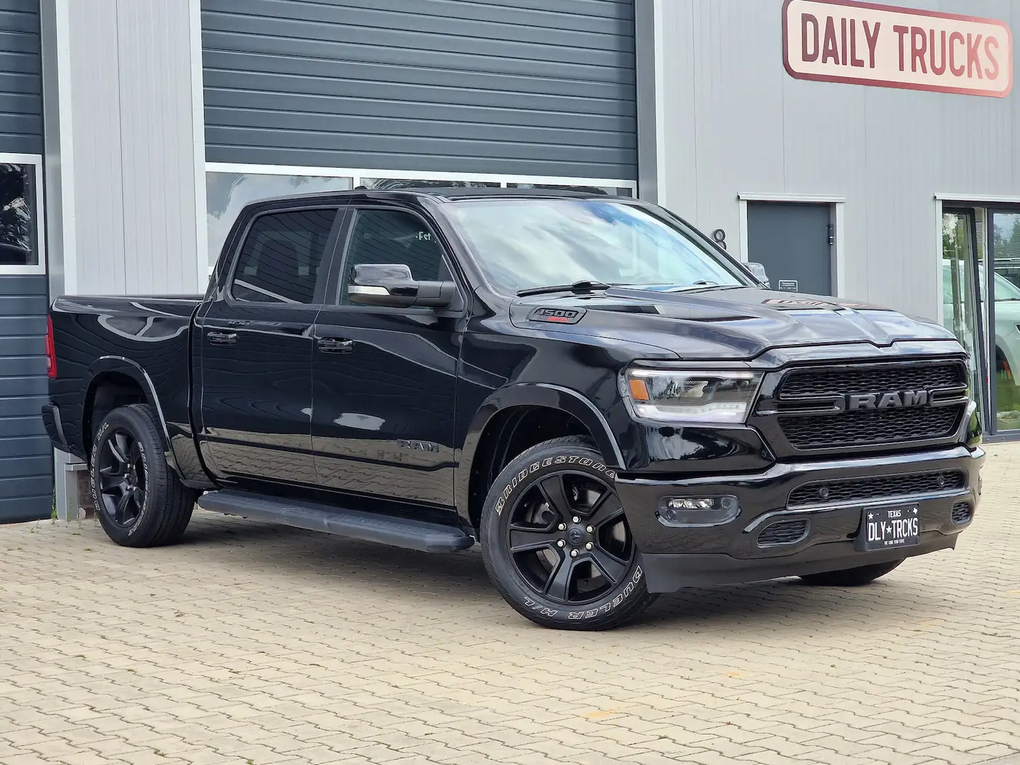 Dodge RAM 1500 Night 3.0 Diesel AHK LED Navi Kamera Schwarz - 1