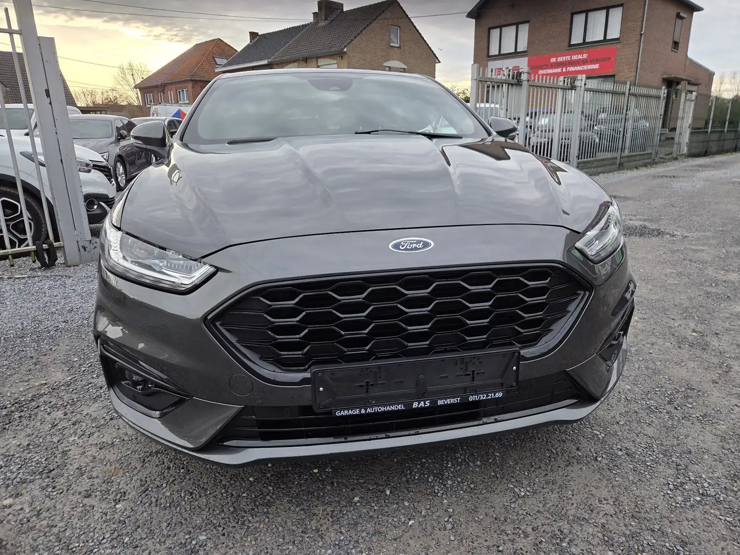 Ford Mondeo 2.0☆ST-LINE☆NAV☆CAM☆CARPLAY☆DAB☆ADAPCRUIS☆AUTOMAAT Grijs - 2
