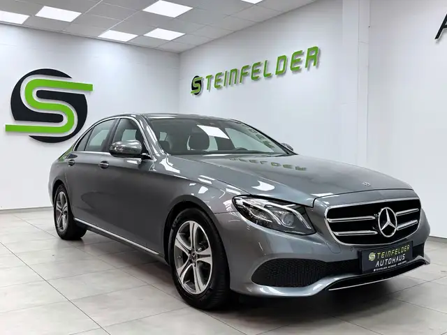 Mercedes-Benz E 220 d AVANTGARDE /WIDESCREEN / MULTIBEAM /RKAM
