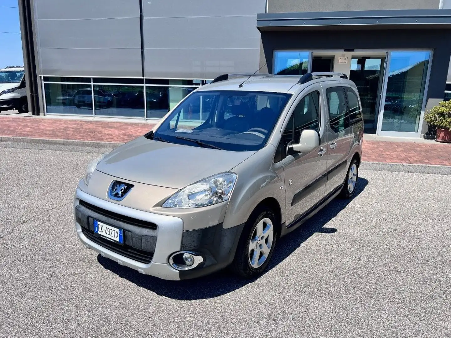 Peugeot Partner Tepee 1.6 HDi 112CV Outdoor Beige - 1