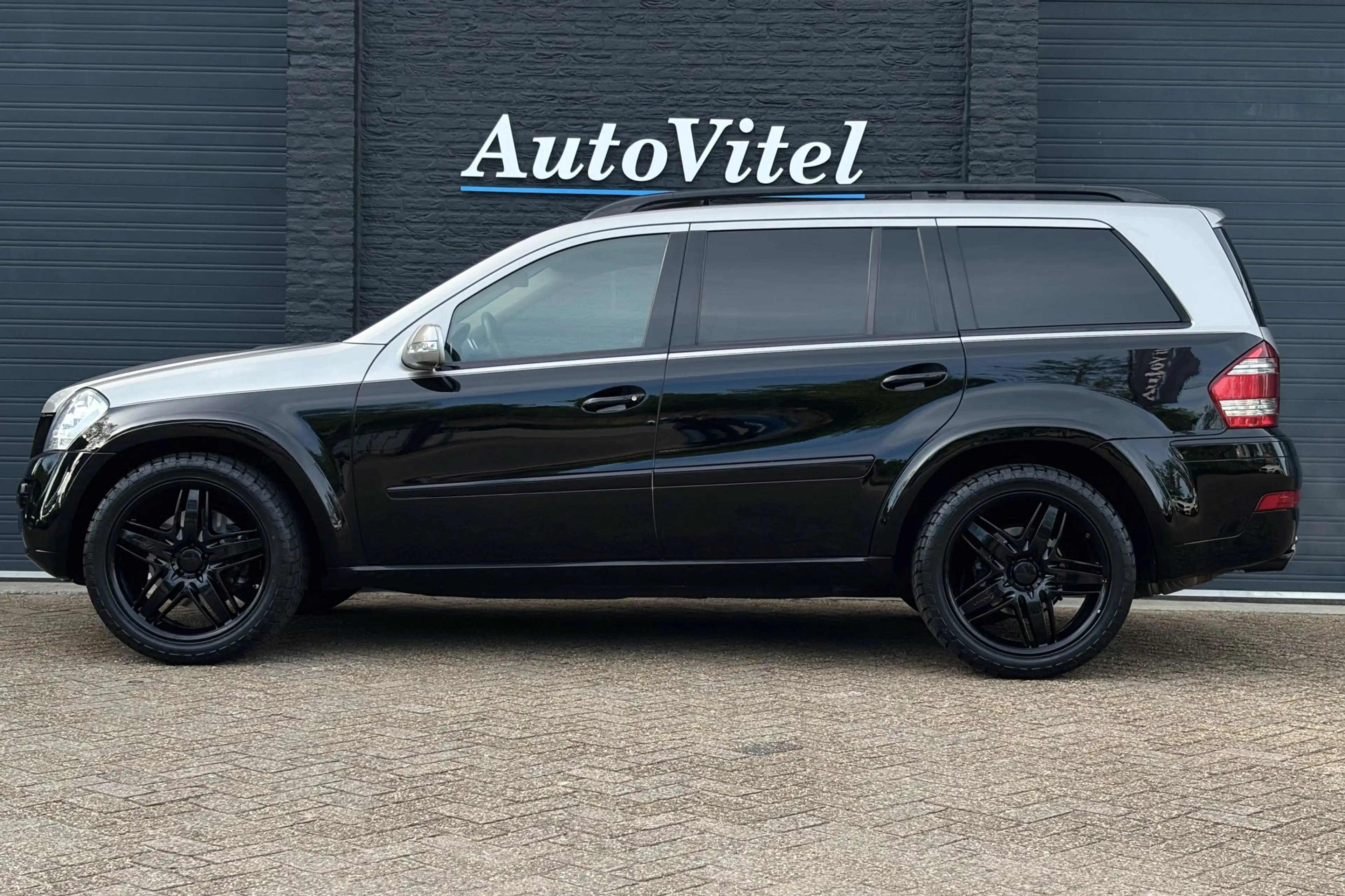 Mercedes-Benz GL 500 V8 4-Matic | Full Option | 1 of 1 | Two-Tone | Wid — photo 7