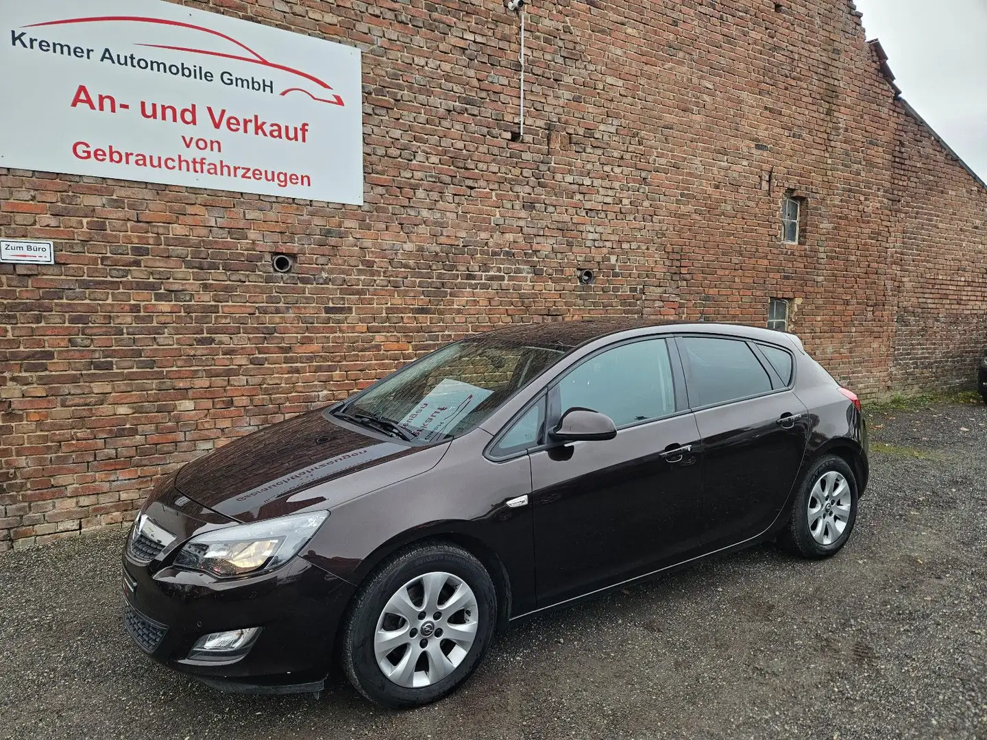 Opel Astra J Lim. 5-trg. Design Edition Braun - 1