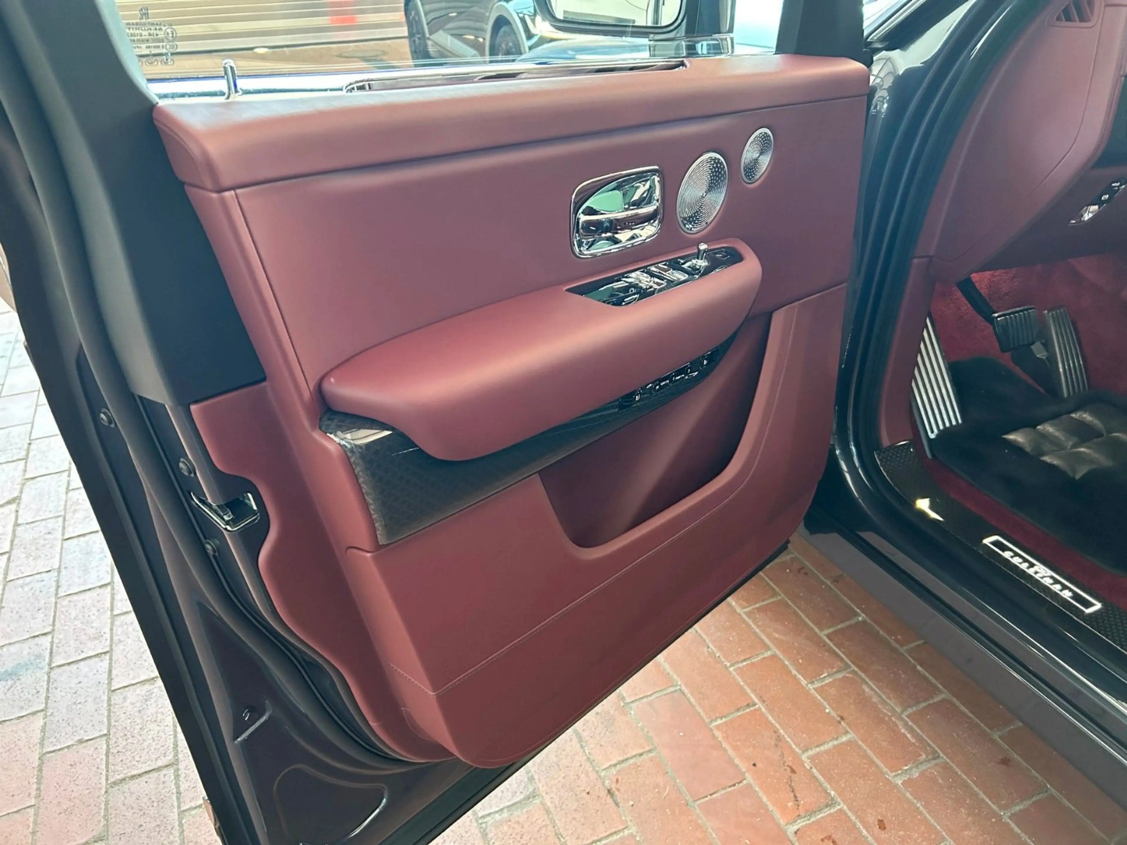 Rolls-Royce Cullinan Black Badge Cullinan — photo 15