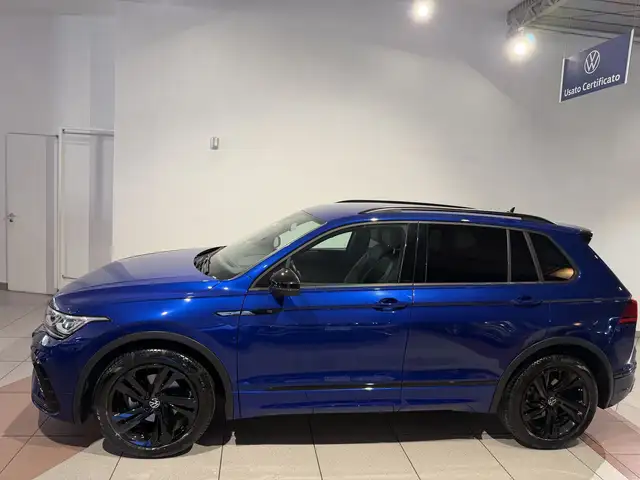Volkswagen Tiguan view 2