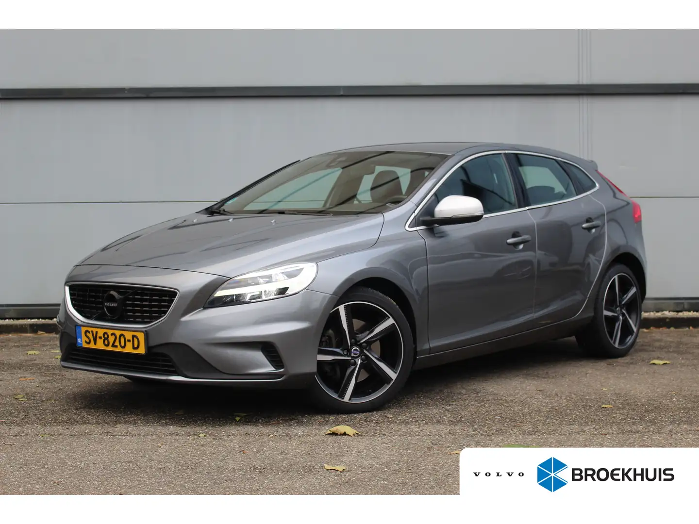 Volvo V40 2.0 T4 Business Sport | Navi | Afn. Trekhaak | Cru Grau - 1