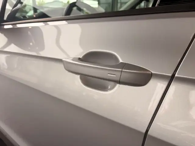 Volkswagen T-Cross view 8