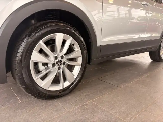 Volkswagen T-Cross view 7