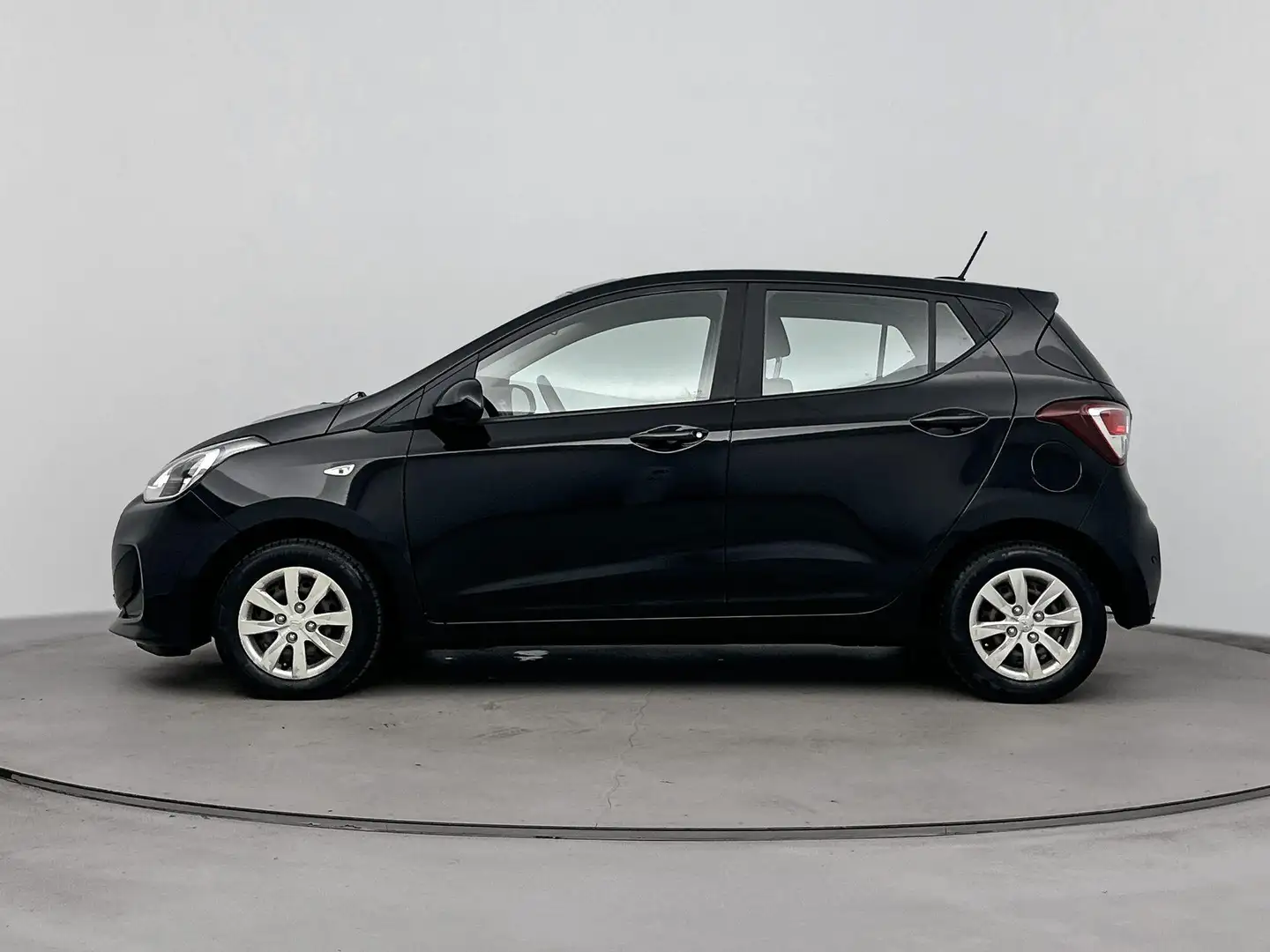 Hyundai i10 1.0i Comfort | Navigatie | Airco | Cruise Control Zwart - 2